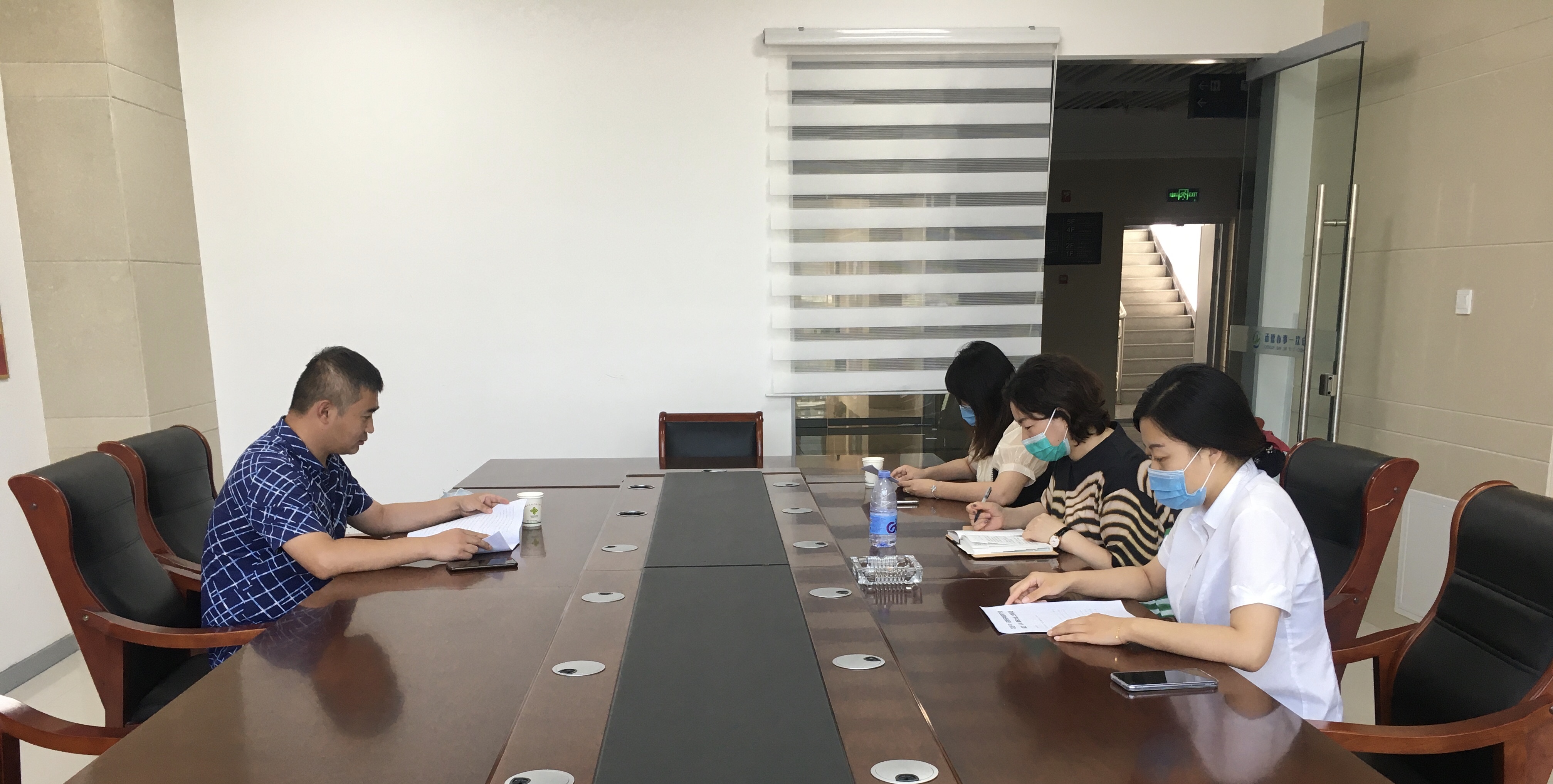 承德市農村產權交易中心召開“七一”專題學習會議